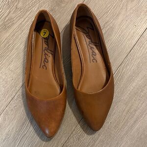 Zodiac Women's Tan Leather Flats